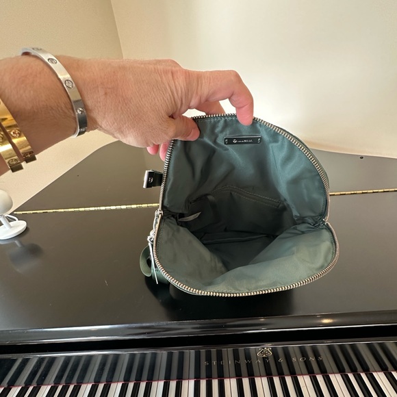 NWT Athleisure Vacation Minimalist Lululemon All Night Festival Bag 5L - Picture 8 of 17